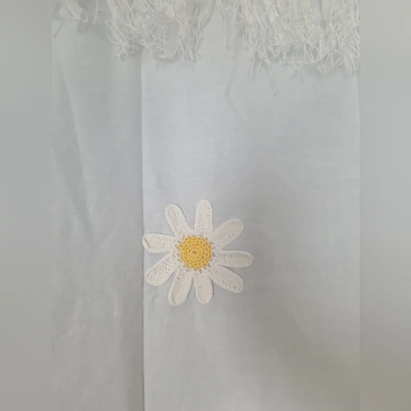 Vintage Handmade Cotton Single Curtain W Yellow Crocheted Daisies 70' W x 69' L‎ - Picture 6 of 7
